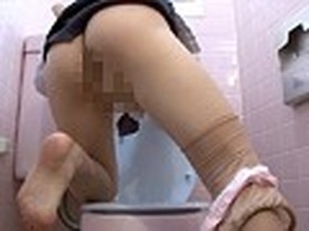 OLトイレオナニー盗撮 2　サンプル画像04